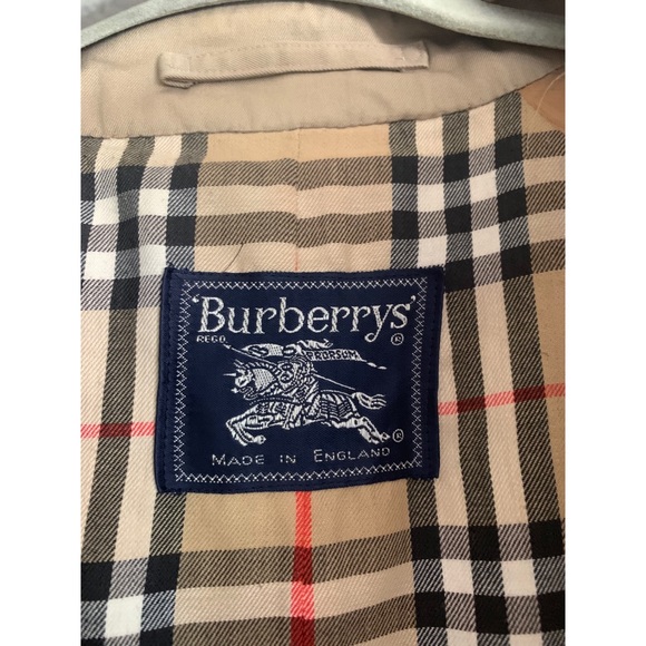 Vintage Burberry long trench coat - Picture 4 of 7
